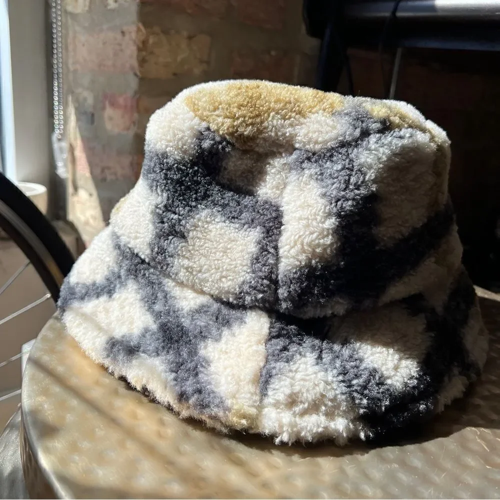 Raya Ivory Plaid Teddy Bucket Hat | Shiraleah | NWT